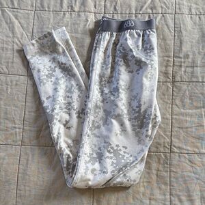 686 Gray and White Women’s long underwear